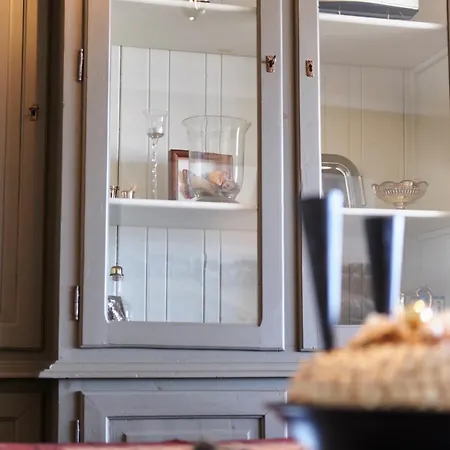 Lecomte - The Shoreline Seaview 118